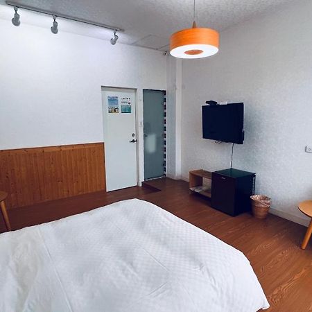 Rainbow Island Apartment Tainan Exterior photo