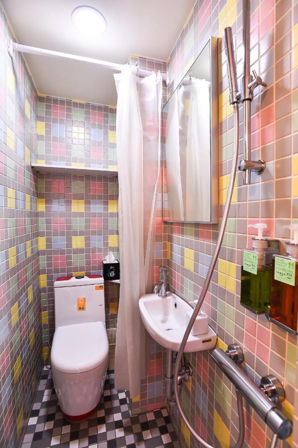 Rainbow Island Apartment Tainan Exterior photo