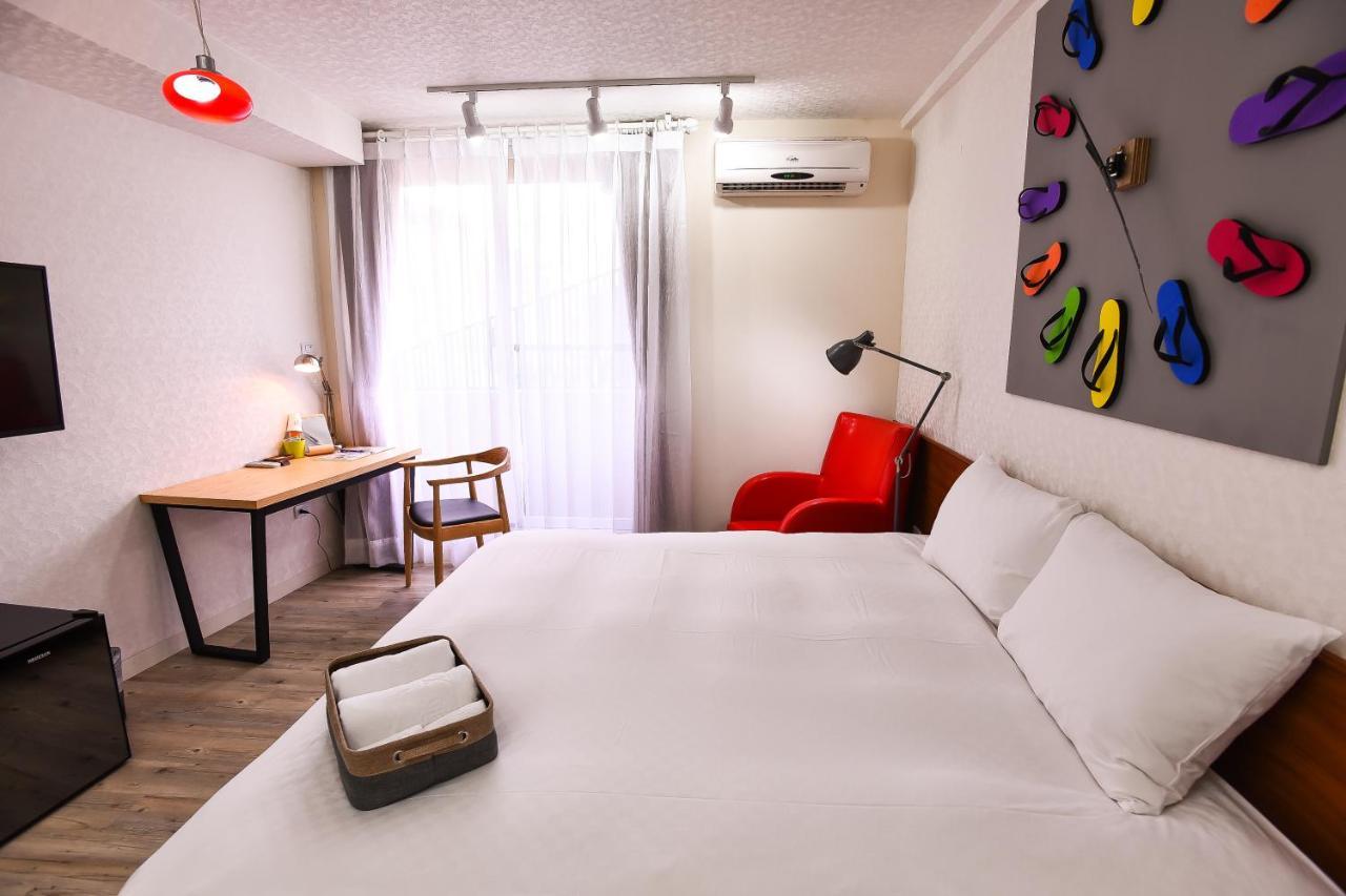 Rainbow Island Apartment Tainan Exterior photo