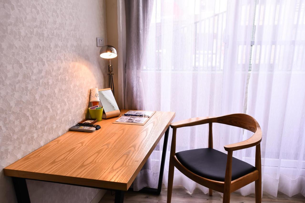 Rainbow Island Apartment Tainan Exterior photo