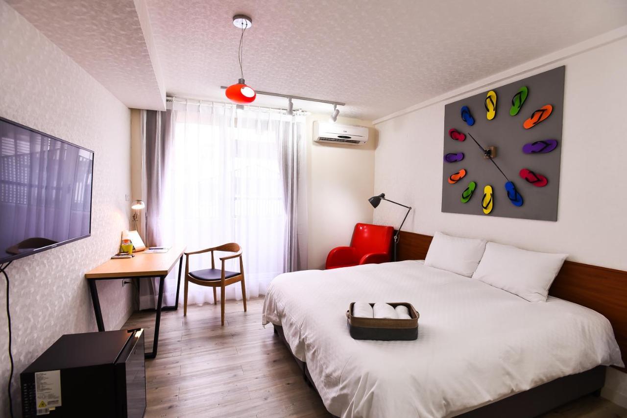 Rainbow Island Apartment Tainan Exterior photo