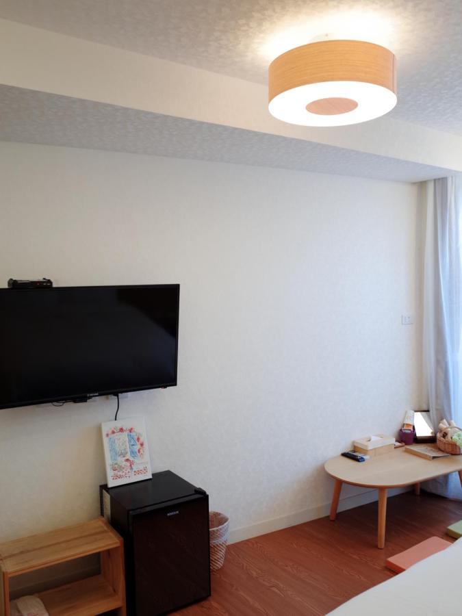 Rainbow Island Apartment Tainan Exterior photo