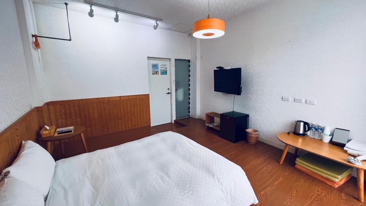 Rainbow Island Apartment Tainan Exterior photo