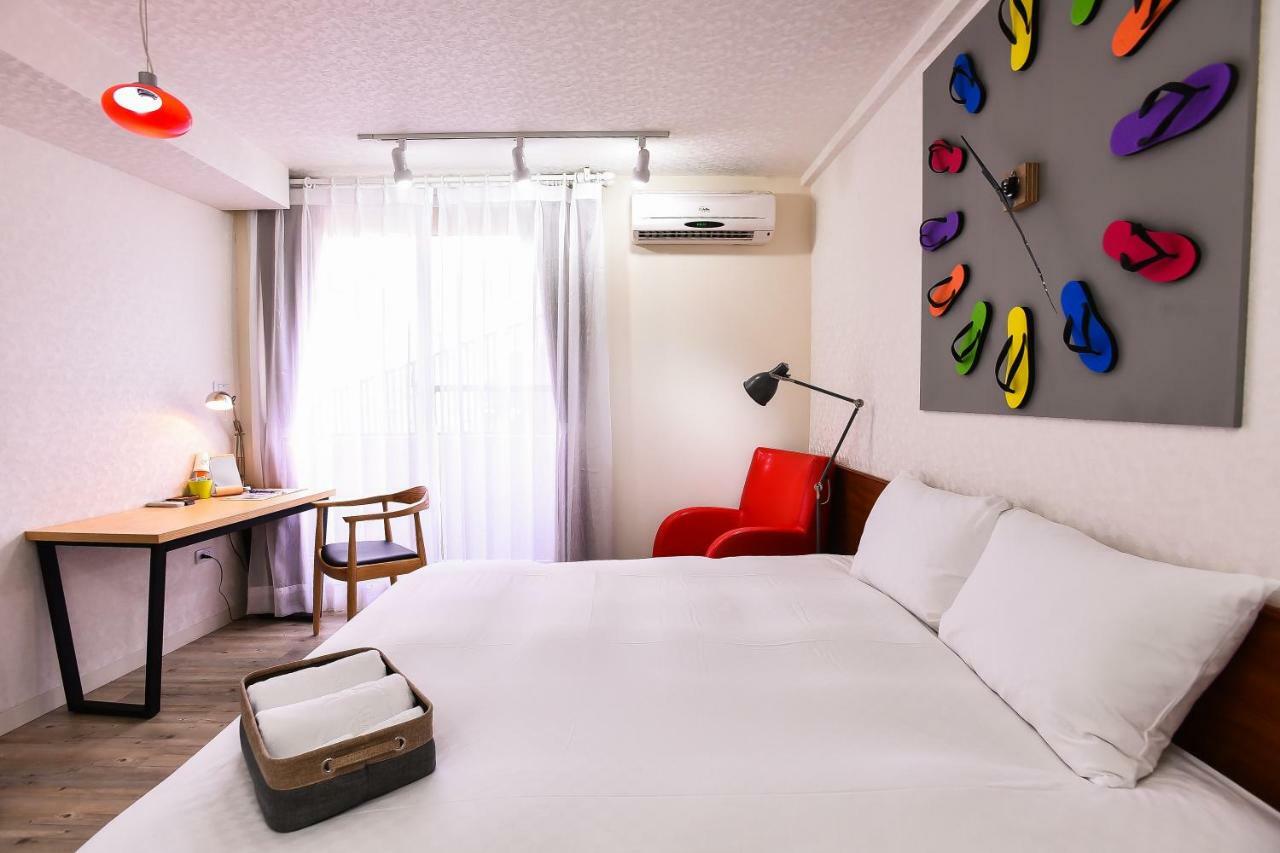 Rainbow Island Apartment Tainan Exterior photo